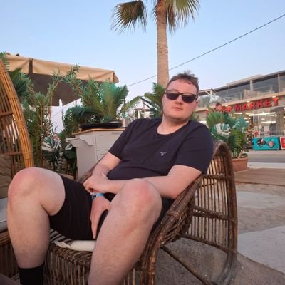 Dominik (@DominikDoesDev)